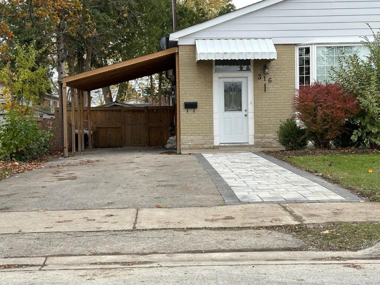 Two Bedroom Apartment Basement Richmond Hill Exterior photo